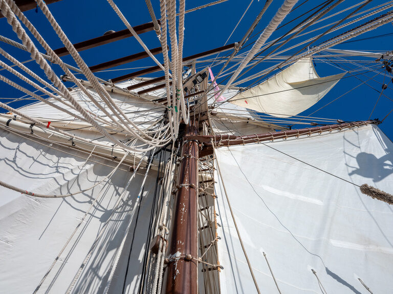 Deck, Cabins & rigging